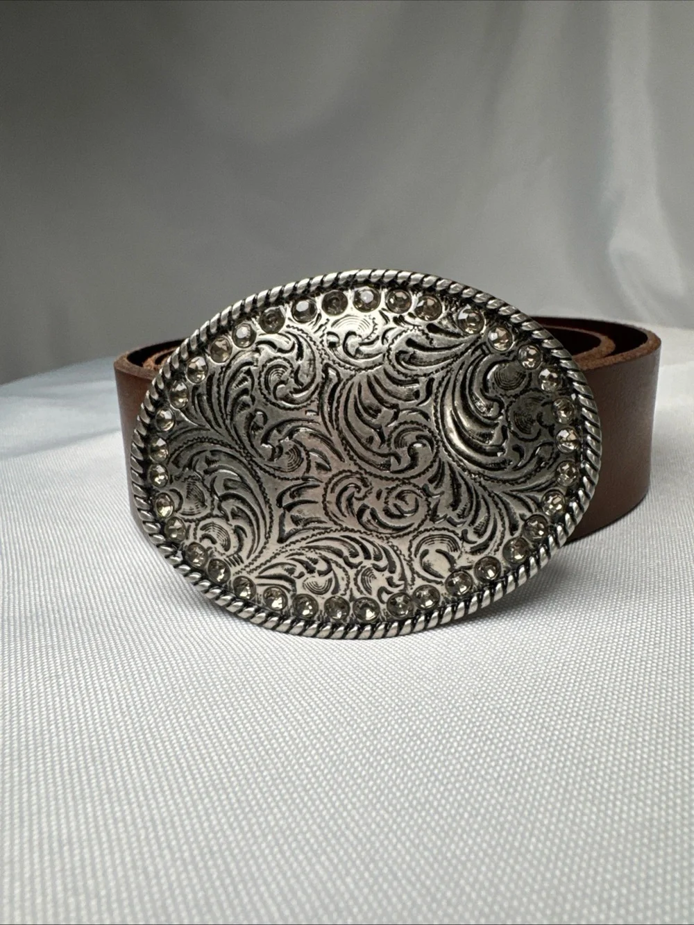 American Eagle AEO Women’s Brown Leather Belt Sz XS Oval Buckle Rhinestones